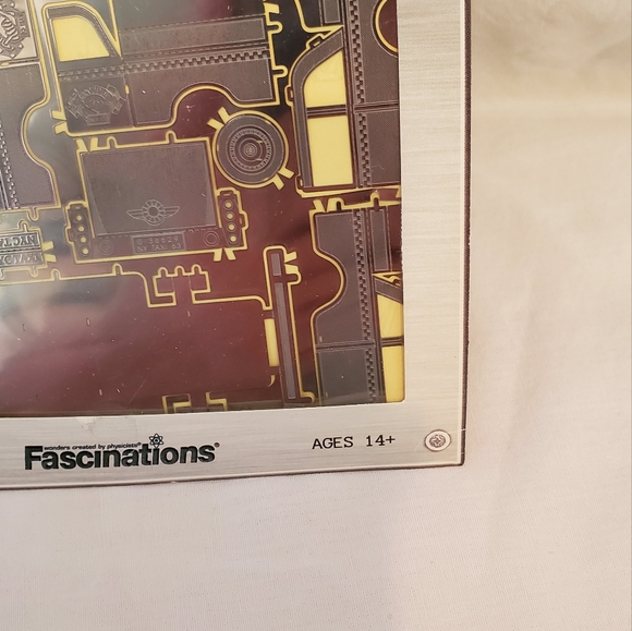 Metal Marvels Fascinations 2011 Checker Cab 3D Laser Cut Steel Model Kit NOS - Picture 4 of 12